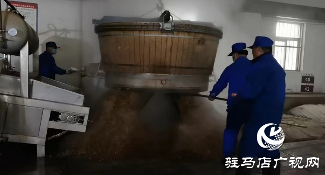 蔡洪坊酒業(yè):開足馬力忙生產(chǎn) 確保節(jié)日市場(chǎng)供應(yīng)