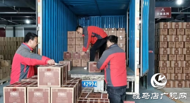 蔡洪坊酒業(yè):開足馬力忙生產(chǎn) 確保節(jié)日市場(chǎng)供應(yīng)