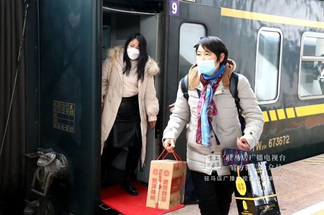 剛剛！記者在駐馬店站、駐馬店西站拍下這樣一幕…