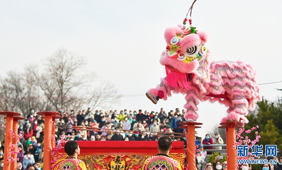 河南洛陽(yáng)：逛廟會(huì) 過(guò)大年