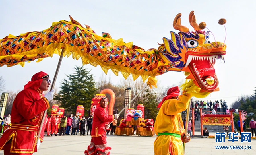河南洛陽(yáng)：逛廟會(huì) 過(guò)大年