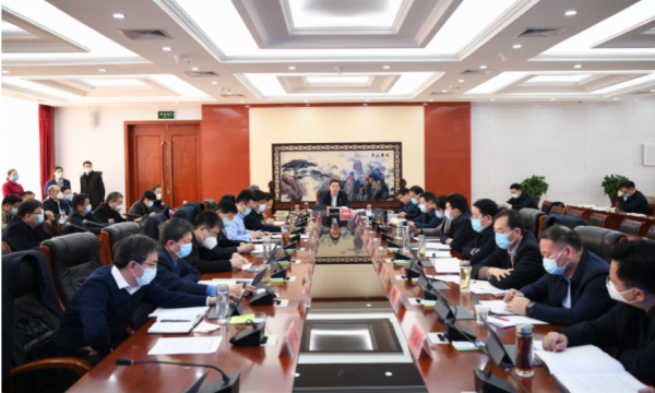 李躍勇主持召開五屆市政府第1次常務(wù)會(huì)議