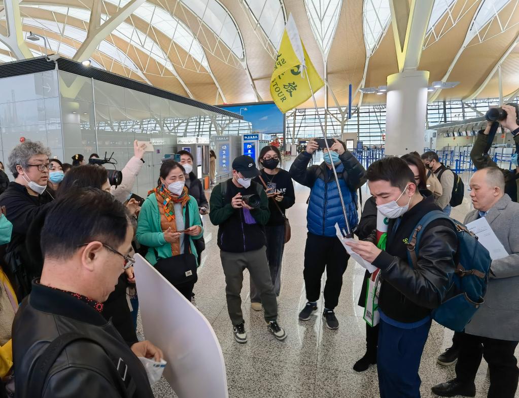 中國公民出境團(tuán)隊游正式重啟 將為全球旅游經(jīng)濟(jì)注入動能