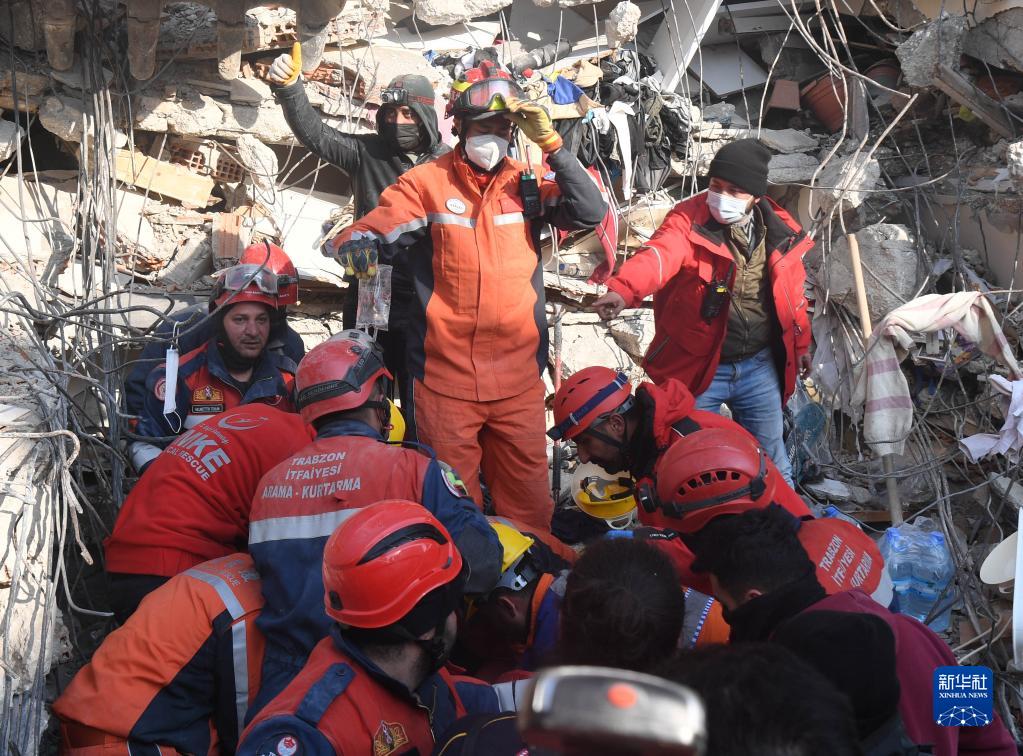 中國救援隊再次成功營救一名幸存者