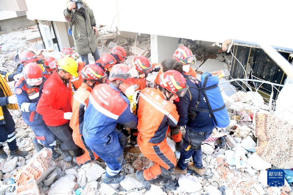 中國救援隊再次成功營救一名幸存者