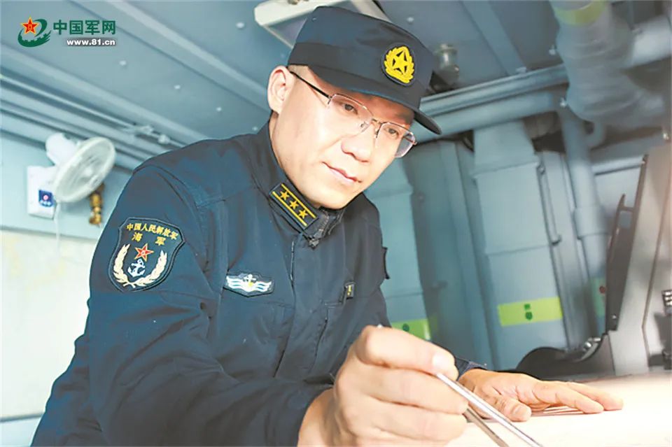 軍隊(duì)代表委員風(fēng)采錄丨太原艦艦長吳仲戈：執(zhí)戈遠(yuǎn)航衛(wèi)和平