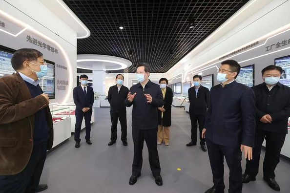 樓陽生到省科學院調研時強調 建設科研同步推進 加快打造創(chuàng)新高峰