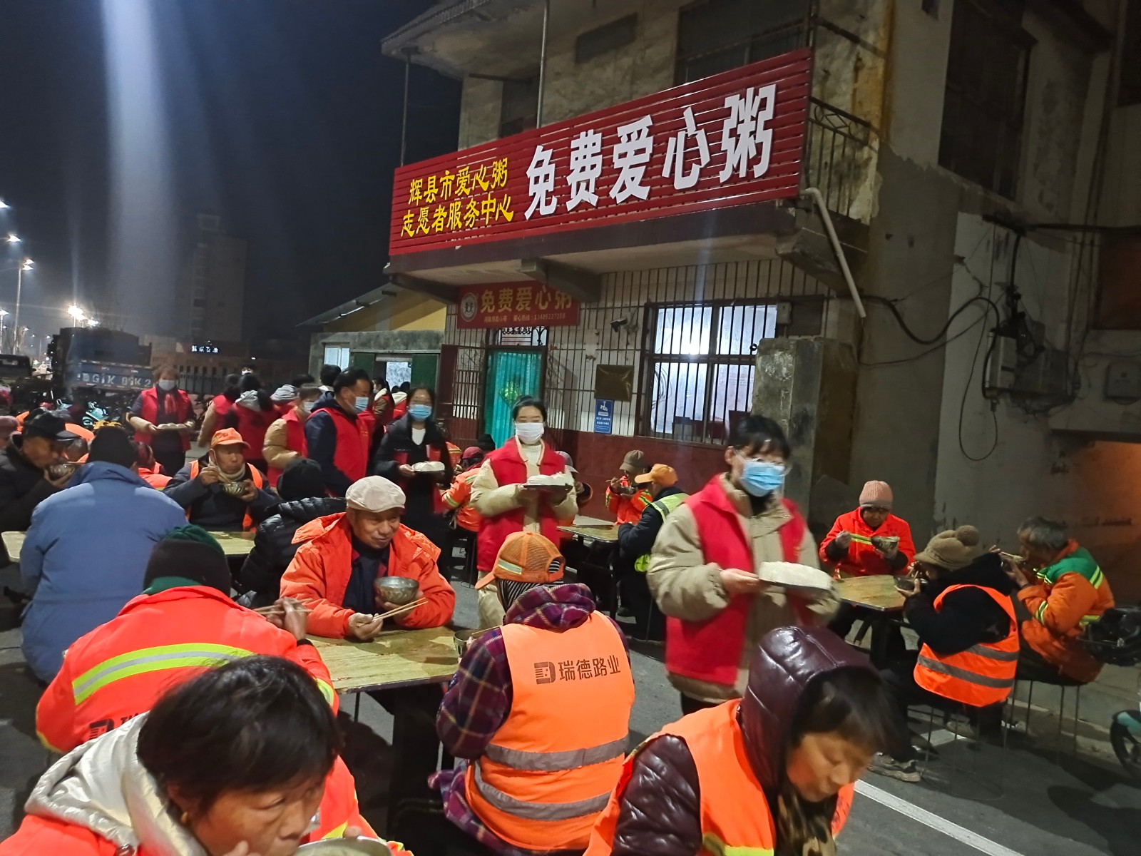 60年延續(xù)不斷！河南各地掀起“學(xué)雷鋒”熱潮