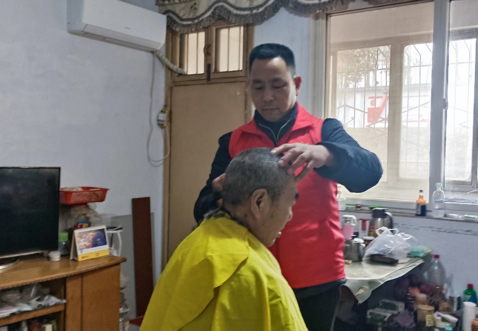 60年延續(xù)不斷！河南各地掀起“學(xué)雷鋒”熱潮