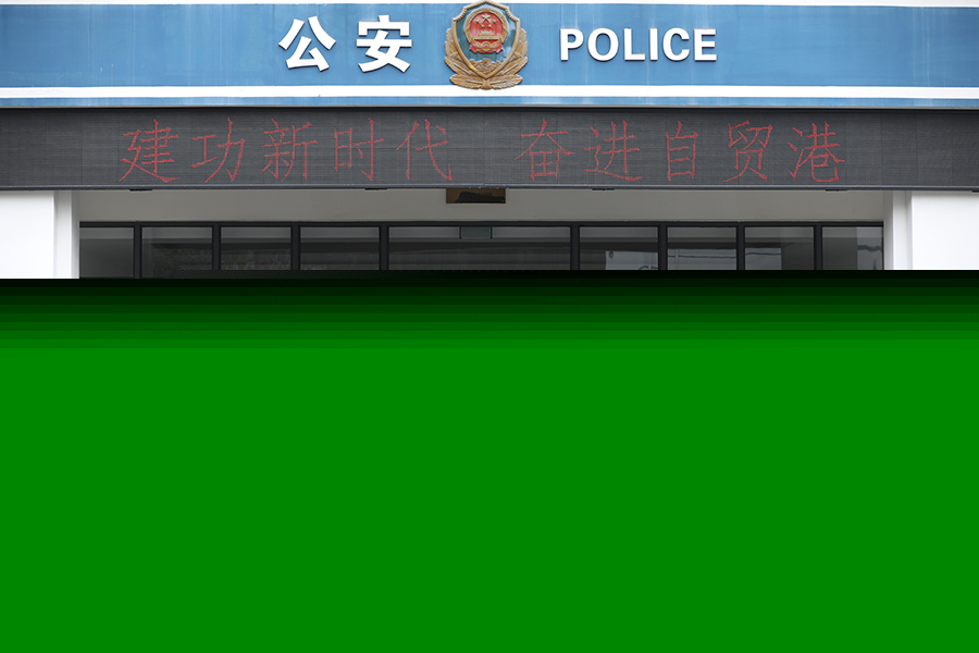 雷鋒，就在我們身邊 全國公安機(jī)關(guān)大力弘揚(yáng)雷鋒精神、踐行為民初心