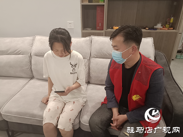 開(kāi)發(fā)區(qū)翟莊居委會(huì)開(kāi)展“關(guān)愛(ài)留守兒童”走訪慰問(wèn)活動(dòng)