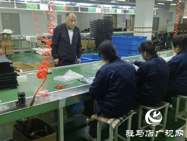 張銀良深入開(kāi)發(fā)區(qū)輔具產(chǎn)業(yè)園區(qū)督導(dǎo)安全生產(chǎn)工作并看望慰問(wèn)企業(yè)職工