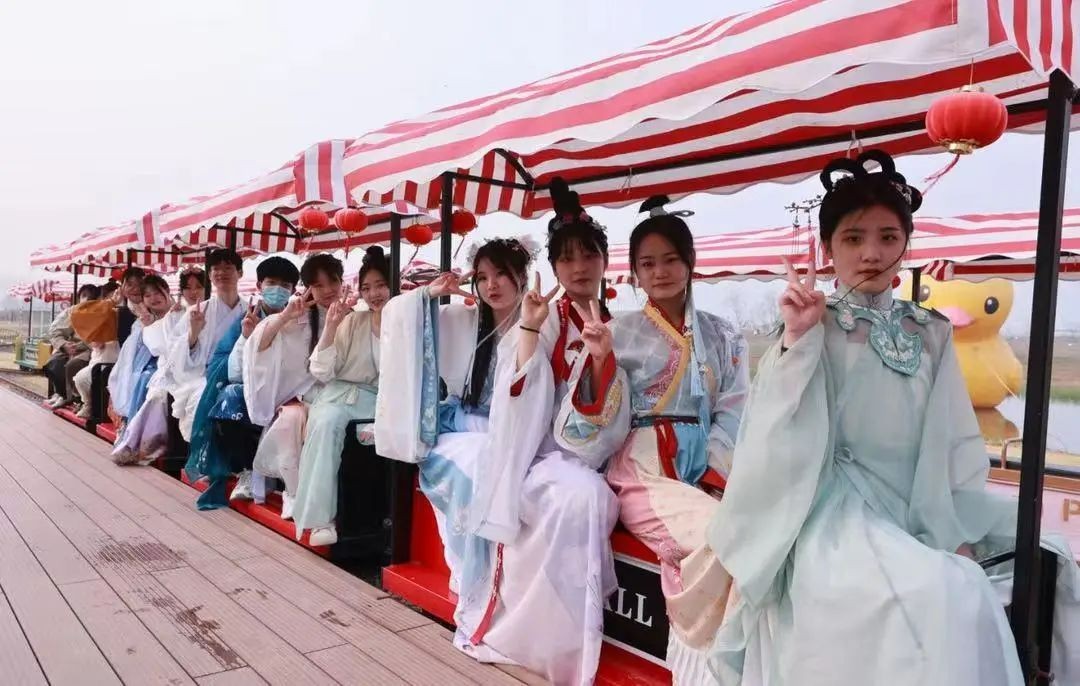 &ldquo;五一&rdquo;假期供需兩旺 濟(jì)源繪就&ldquo;詩和遠(yuǎn)方&rdquo;