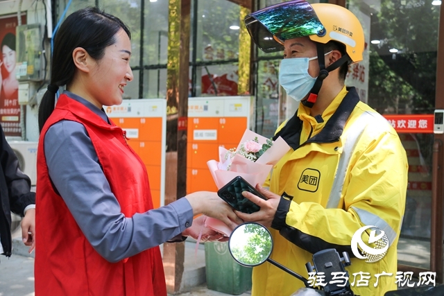 花香送祝福 感恩母親節(jié)