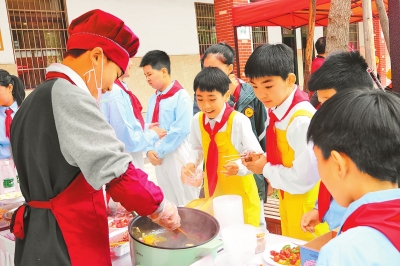 把勞動(dòng)課開在廣闊的田野上——“特色教育別樣精彩”系列報(bào)道之一