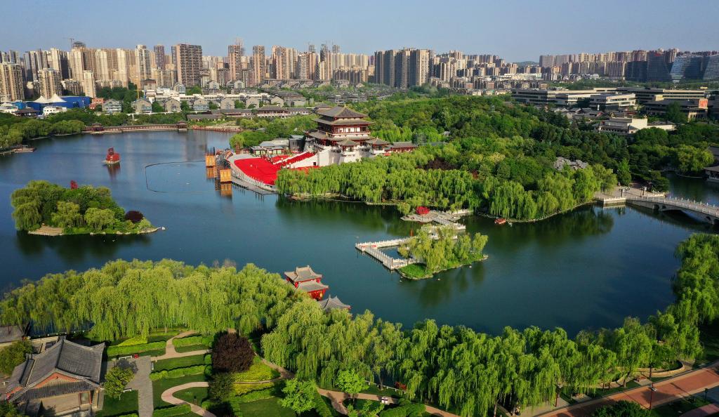 沿著總書記的足跡&middot;新聞多一點(diǎn)｜紫云樓里品古韻