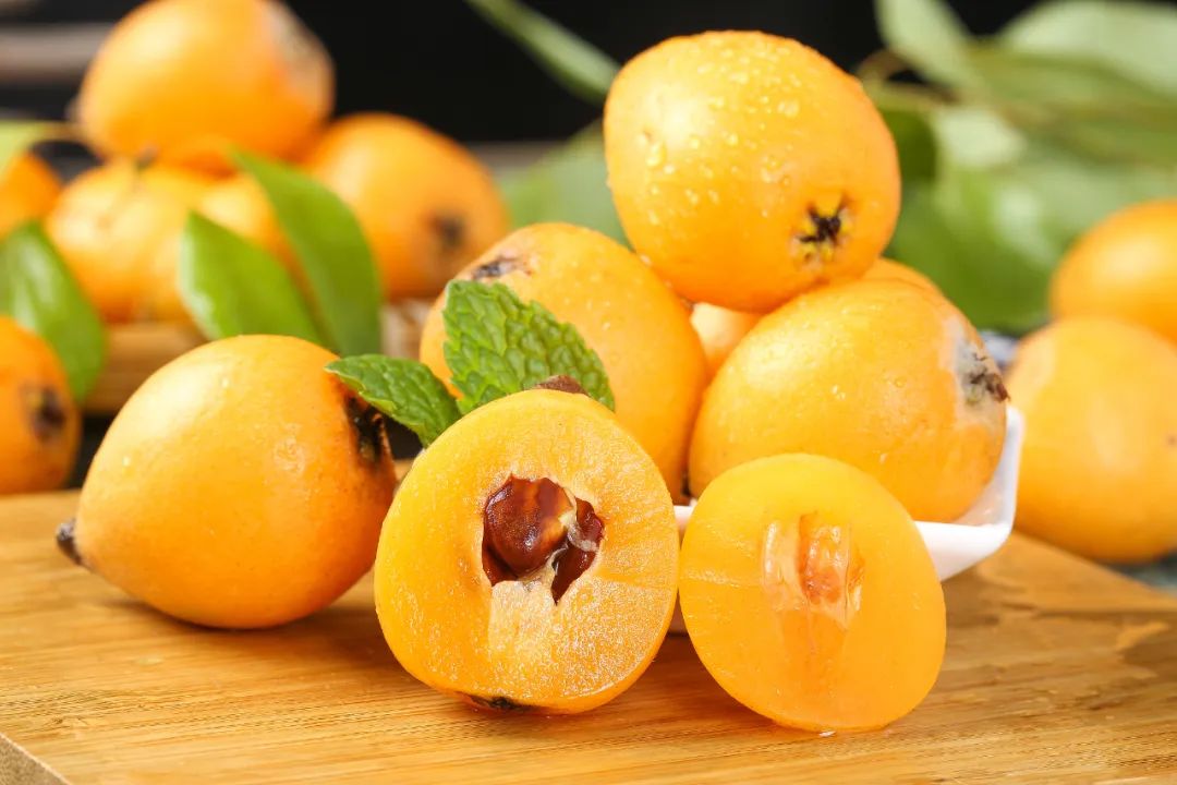 夏日健康帖丨又到了炫枇杷的季節(jié)！這條食用禁忌要知道