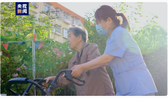 中國(guó)經(jīng)濟(jì)信心說(shuō)丨人口高質(zhì)量發(fā)展 從直面每個(gè)家庭的實(shí)際困難開(kāi)始