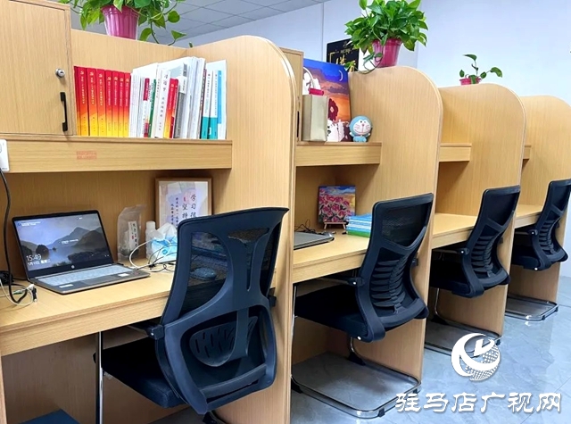 免費(fèi)為高三學(xué)生提供專業(yè)自習(xí)室！泌陽(yáng)縣織夢(mèng)島青年之家助力高考！