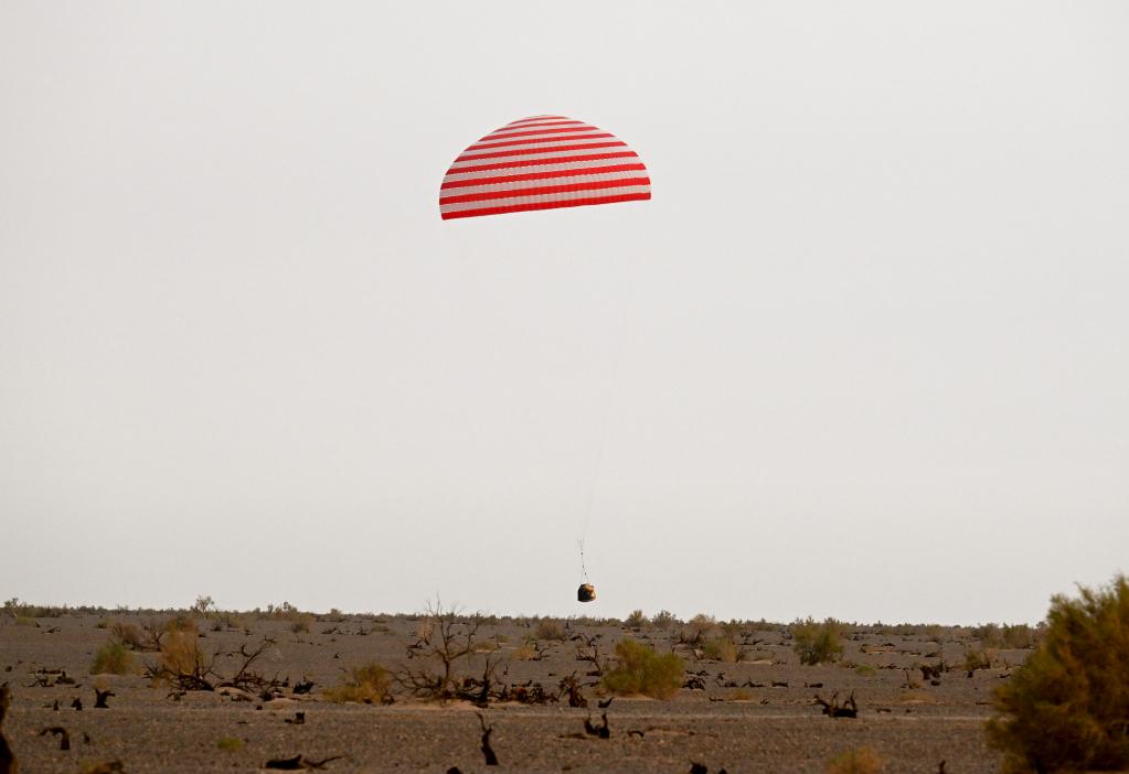 新華全媒+｜歡迎回家！哪些創(chuàng)新科技為神舟十五號返程保駕護航？