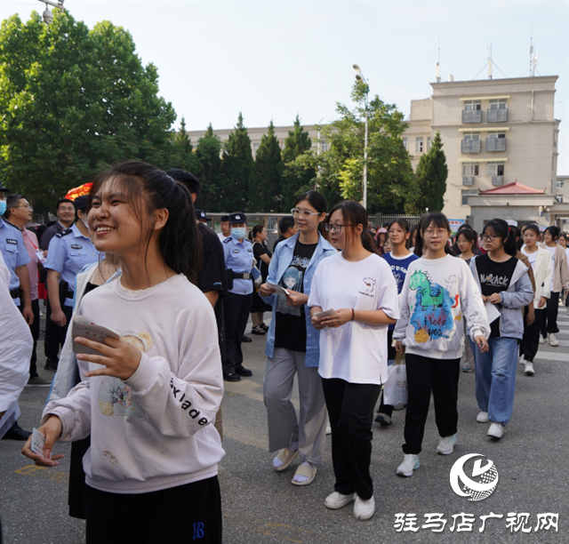  泌陽(yáng)高考首日！多圖直擊……