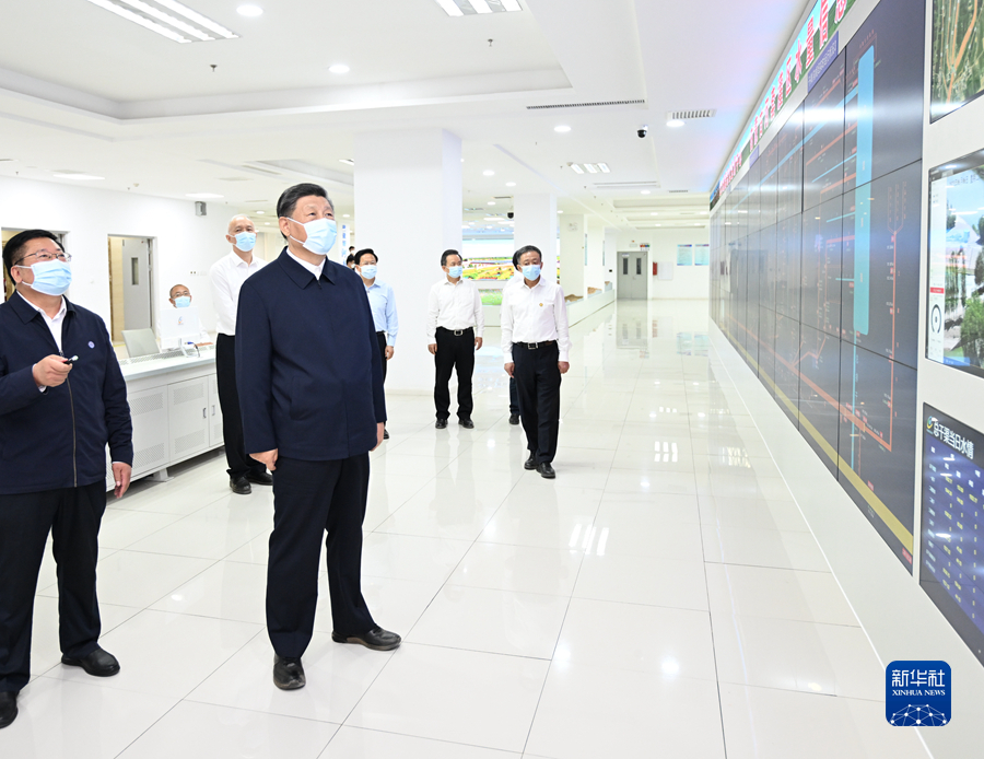 習(xí)近平在內(nèi)蒙古巴彥淖爾考察并主持召開加強荒漠化綜合防治和推進(jìn)“三北”等重點生態(tài)工程建設(shè)座談會