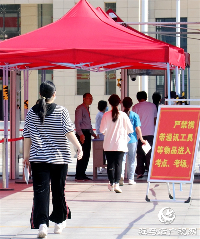 高考花絮：暖心相伴 溫情涌動