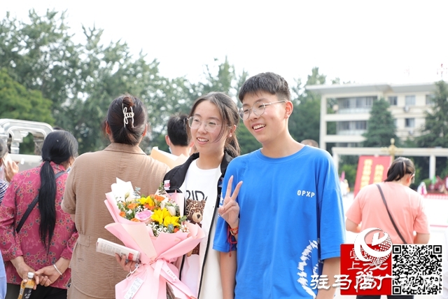 高考結(jié)束了！看泌陽考點這些溫暖瞬間