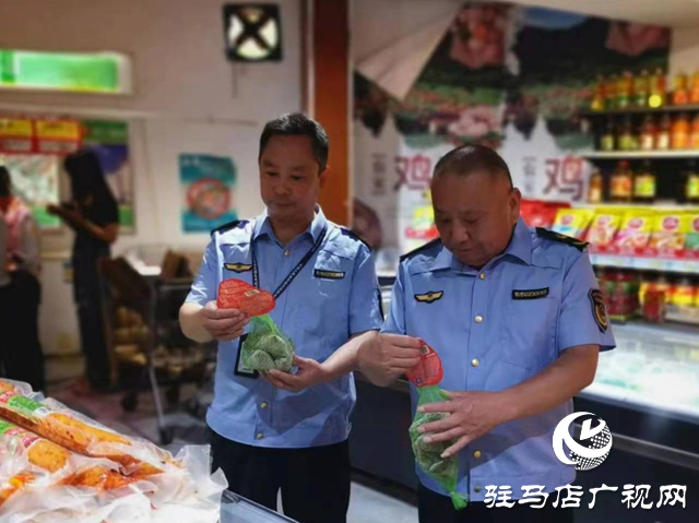 泌陽(yáng)縣付莊鄉(xiāng)市場(chǎng)監(jiān)管所開展“端午”節(jié)前食品安全專項(xiàng)檢查