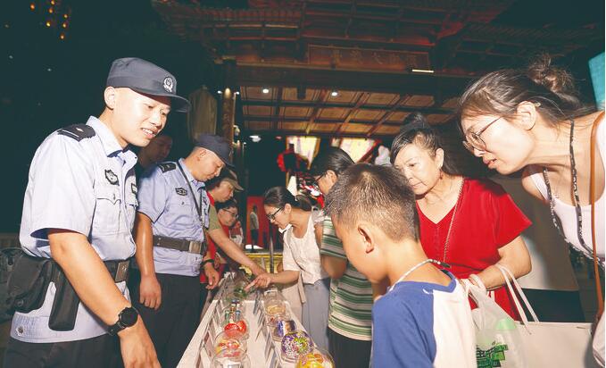 夜查吹響“平安哨”