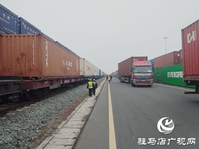 駐馬店車務(wù)段開往寧波港鐵海聯(lián)運班列達1000列