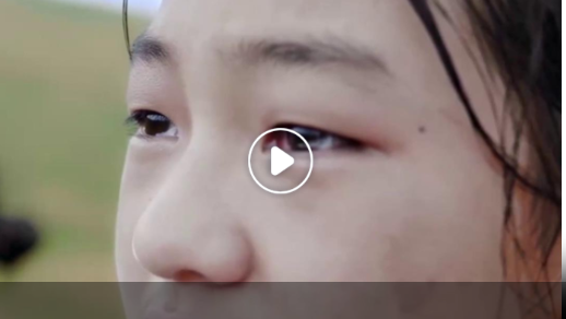 鄭州小學(xué)生們用舞蹈緬懷戍邊英烈，向前看大好河山，向后轉(zhuǎn)寸土不讓!