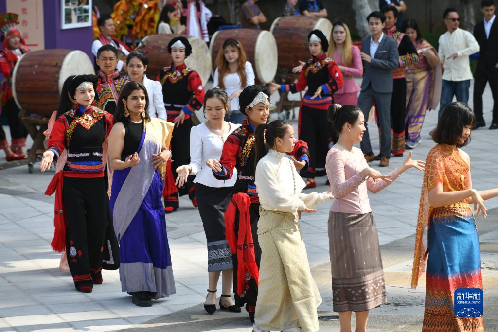 第11屆中國(guó)&middot;南亞?wèn)|南亞藝術(shù)周在昆明開(kāi)幕