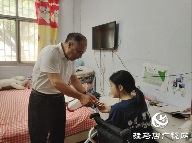 駐馬店市政協(xié)四屆副主席、市殘聯(lián)名譽(yù)主席張銀良深入基層宣講河南省殘聯(lián)第八次代表大會(huì)精神