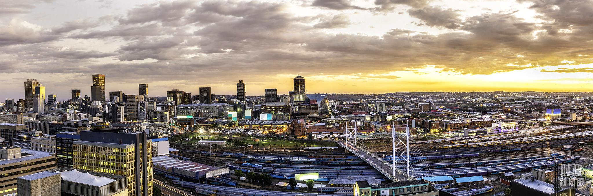 時(shí)政新聞眼丨習(xí)近平抵達(dá)南非，這些重要議程值得關(guān)注