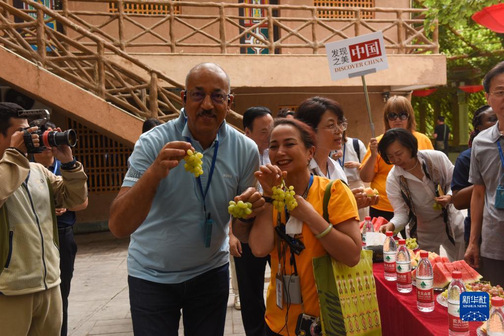 新疆值得向全世界推薦——駐華外交官“發(fā)現(xiàn)中國之美”新疆行活動紀實