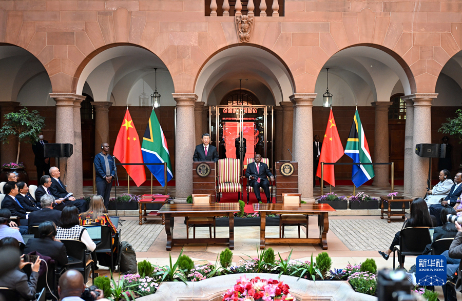 習近平同南非總統(tǒng)拉馬福薩共同會見記者