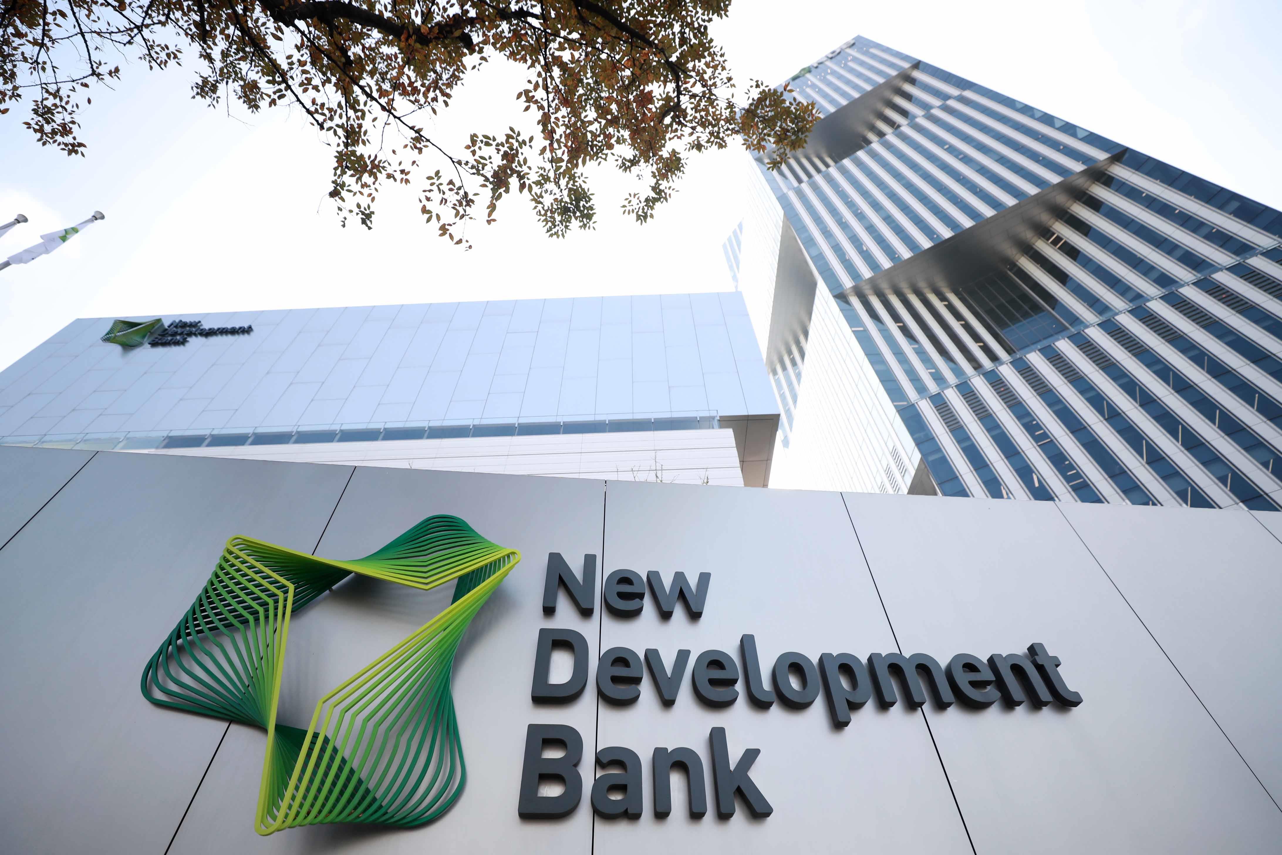 時政微觀察丨擦亮金磚，為了發(fā)展與和平