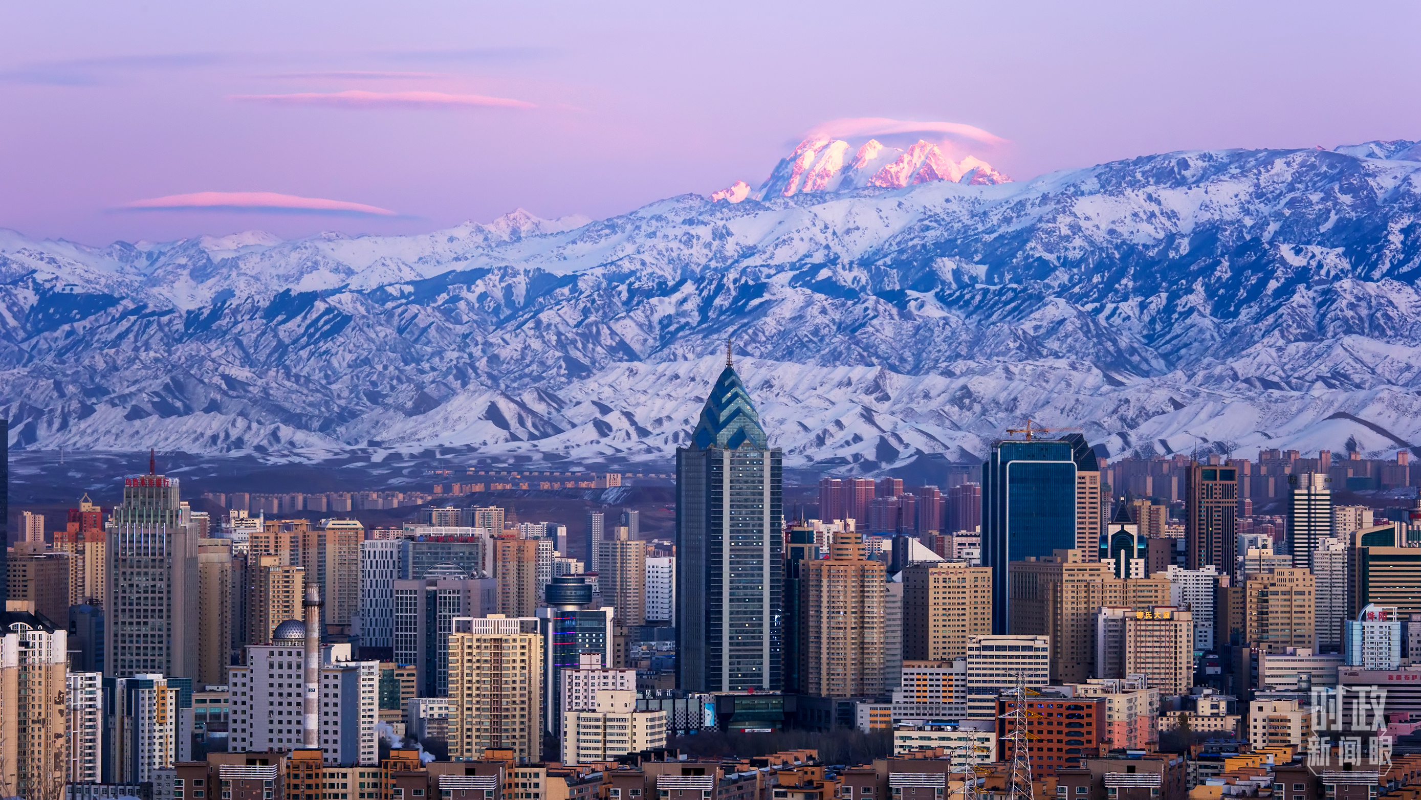 時(shí)政新聞眼丨在烏魯木齊專門(mén)聽(tīng)取匯報(bào)，習(xí)近平對(duì)新疆工作作出這些重要部署