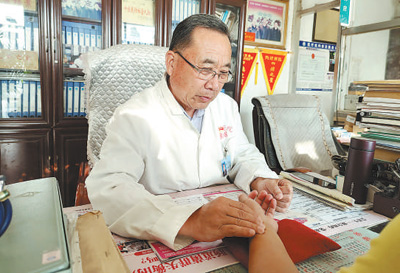 “鄉(xiāng)親們身體健康，我就踏實！”（講述·一輩子一件事）