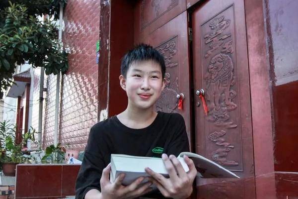 “新時代好少年”賀祉皓：同學(xué)有難就幫一把、扶一把 把愛心傳遞下去
