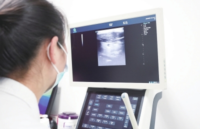 年輕人體檢 甲狀腺結節(jié)“中簽率”高 專家提醒：甲狀腺疾病“重女輕男”，可通過觀察、觸摸自查