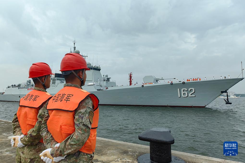 中國(guó)海軍第43批護(hù)航編隊(duì)完成任務(wù)返回湛江