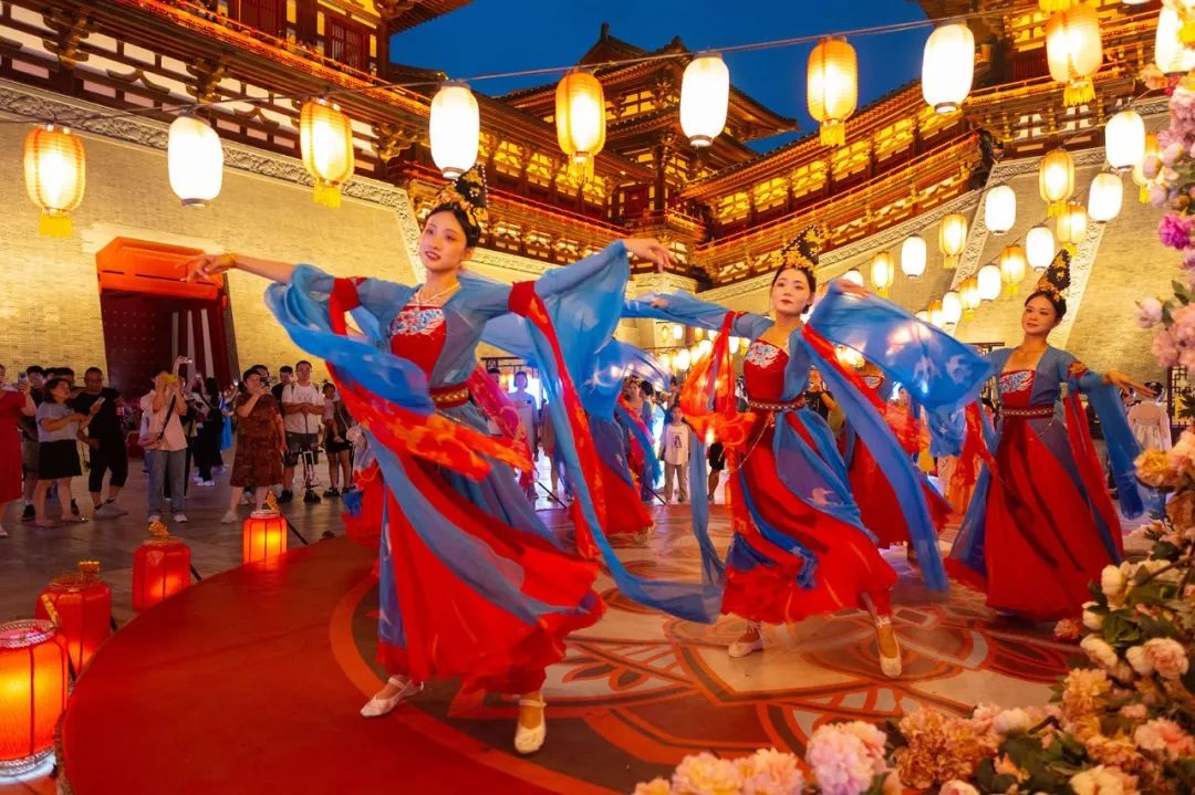 80萬(wàn)人次！11億“熱度”！隋唐洛陽(yáng)城景區(qū)亮出暑期文旅“成績(jī)單”