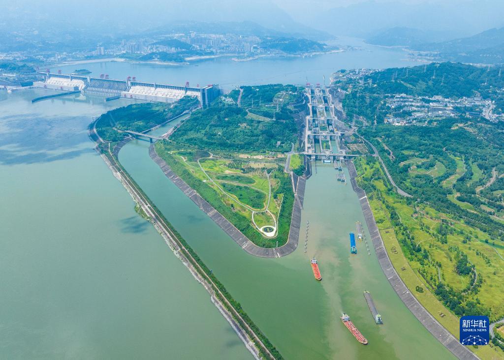 三峽船閘單月貨運量首次突破1500萬噸