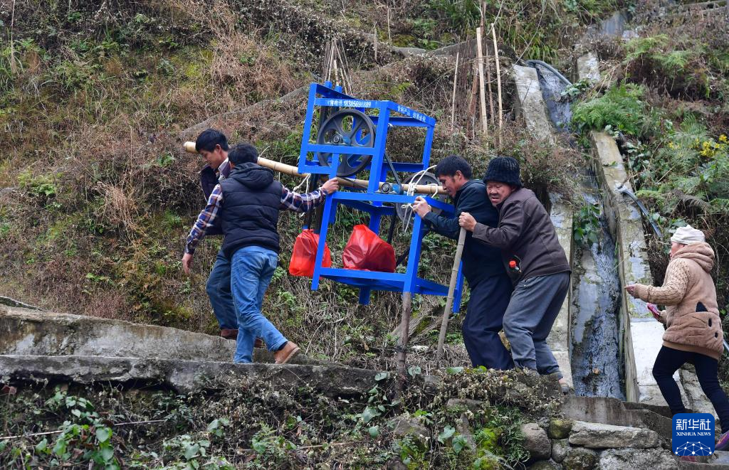 廣西苗族這件衣服，一做就是一年