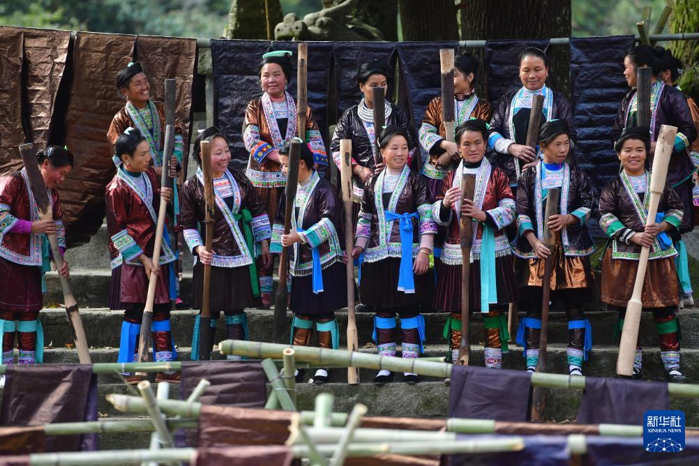 廣西苗族這件衣服，一做就是一年