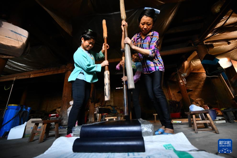 廣西苗族這件衣服，一做就是一年