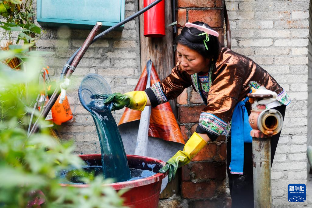 廣西苗族這件衣服，一做就是一年