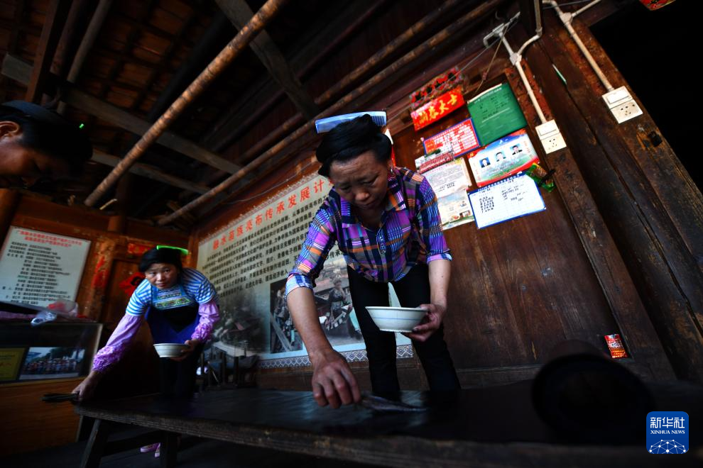 廣西苗族這件衣服，一做就是一年